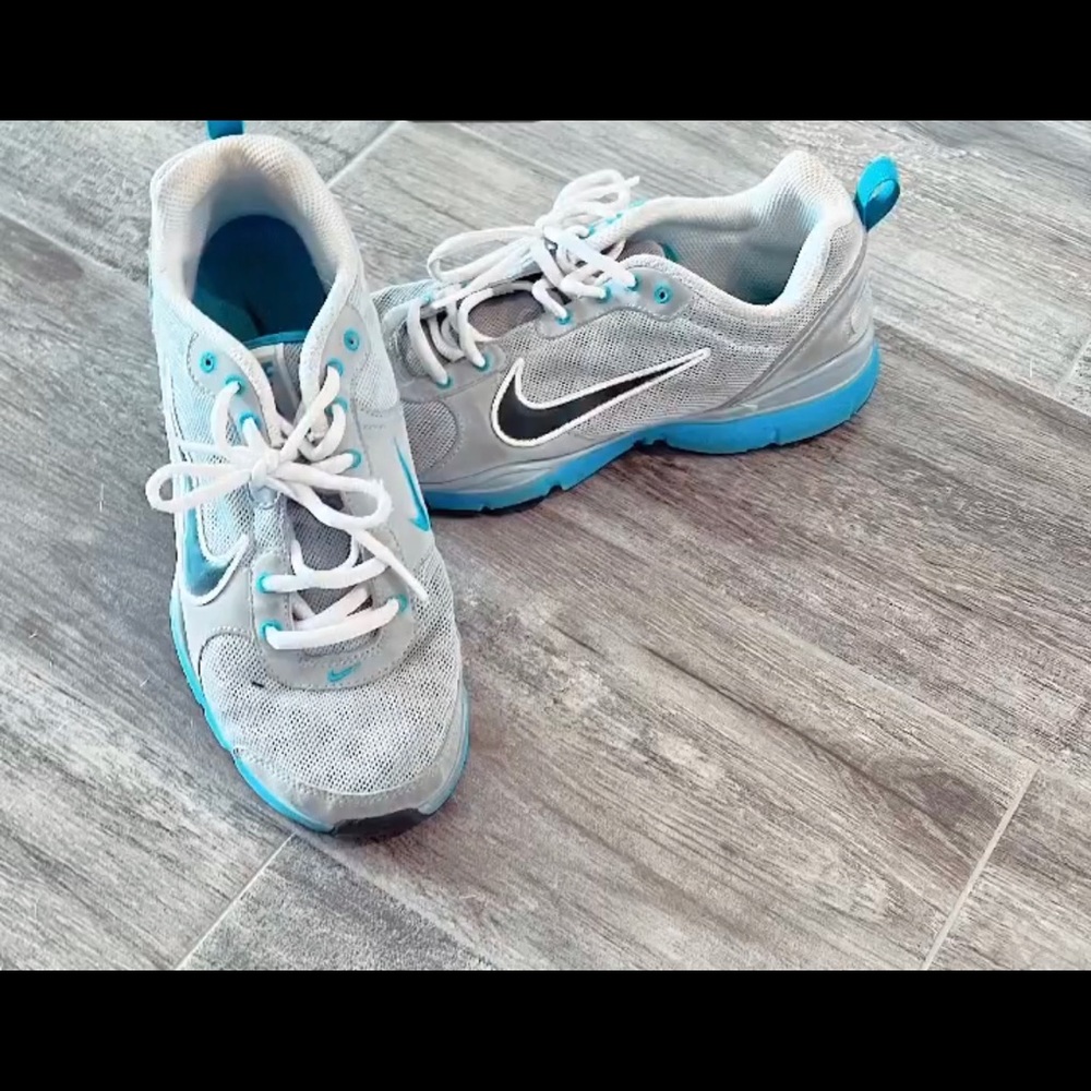 Womens grey nike size 9